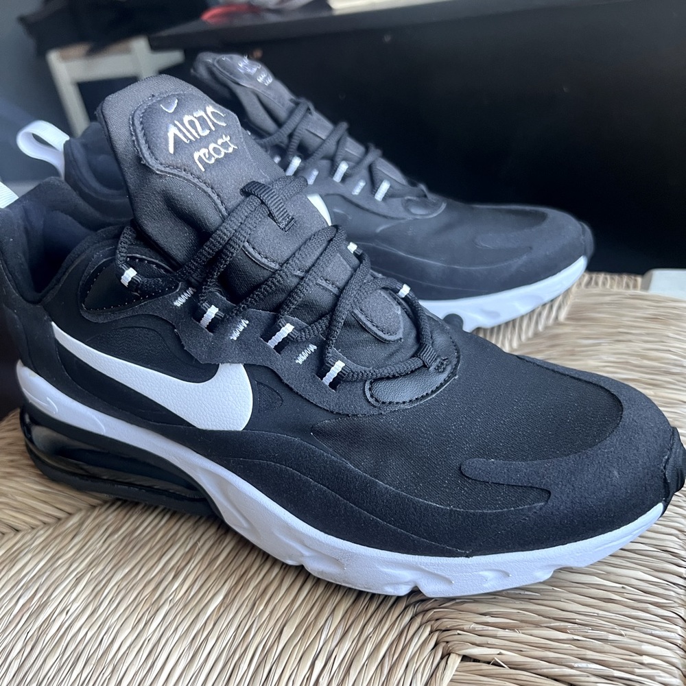 Nike Air Max 270 React - black